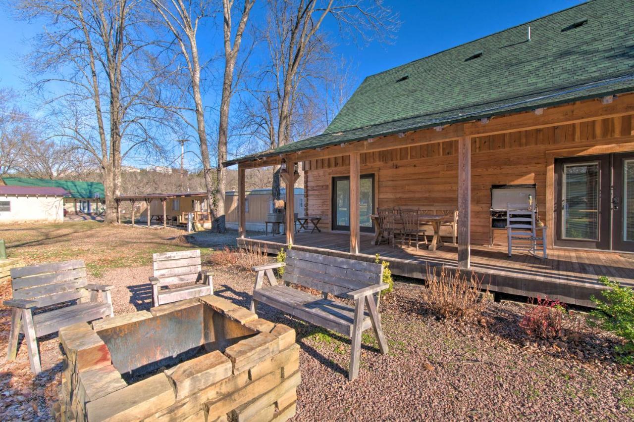 Quiet Hollister Cabin Walk To Lake Taneycomo Εξωτερικό φωτογραφία