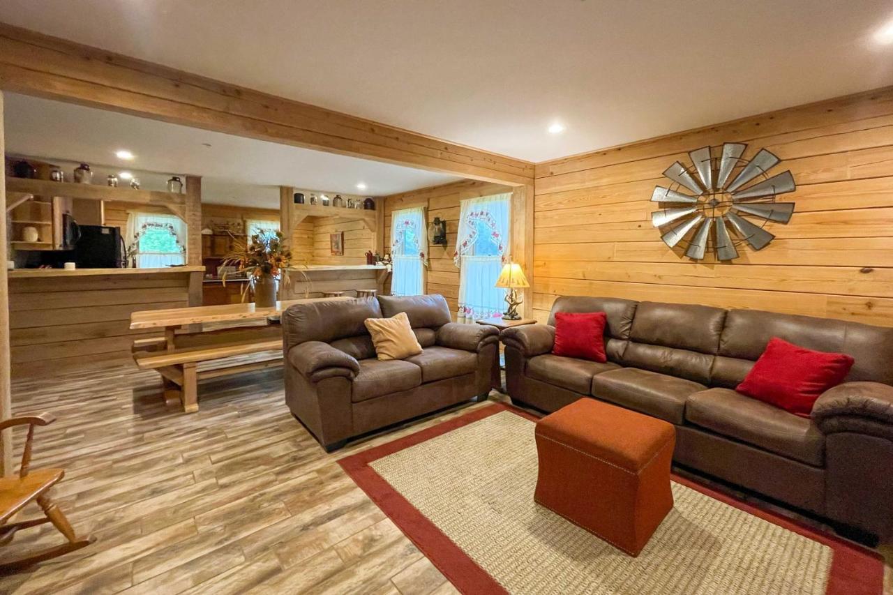 Quiet Hollister Cabin Walk To Lake Taneycomo Εξωτερικό φωτογραφία