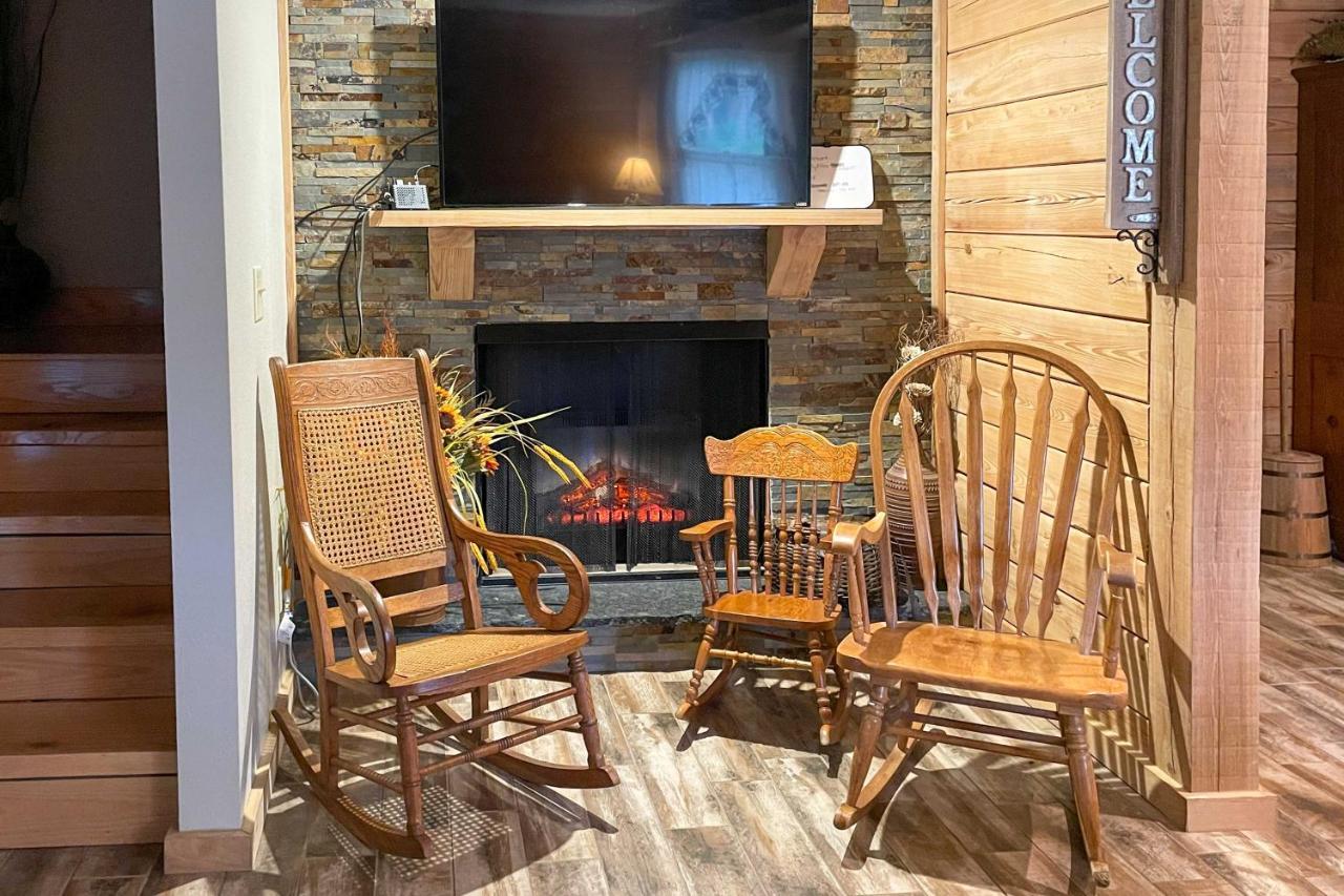 Quiet Hollister Cabin Walk To Lake Taneycomo Εξωτερικό φωτογραφία